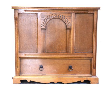 Modern oak mule chest, panelled lid and front, drawer under, bracket feet, width 80cm, depth 45cm, height 72cm.