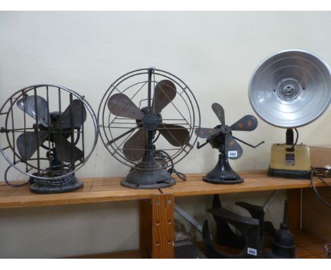 Vintage electric desk fans and ultra violet ray lamp (4) 
