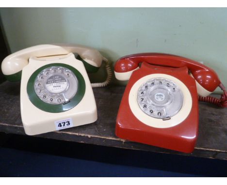 Vintage 2 tone telephones (2)
