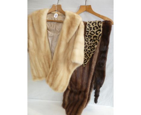Fur cape, scarf, leopard print collar etc 