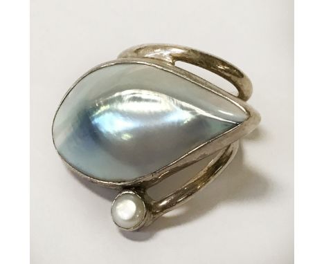 STERLING SILVER PEARL &amp; MOTHER OF PEARL RING