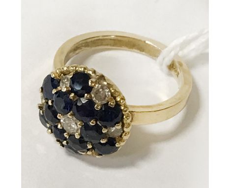 18CT GOLD DIAMOND &amp; SAPPHIRE FLORAL DESIGN RING - SIZE I/J