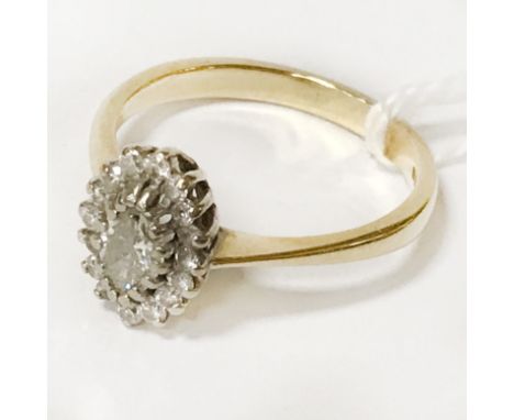 18CT GOLD SOLITAIRE DIAMOND &amp; DIAMOND SURROUND RING - SIZE R