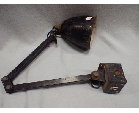 A VINTAGE INDUSTRIAL 'MEMLITE' WORKBENCH LAMP 