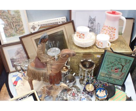 A RETRO FRENCH 'ARCOPA' COFFEE SET (BOXED) a vintage powder compact, a brass box, pictures and sundries