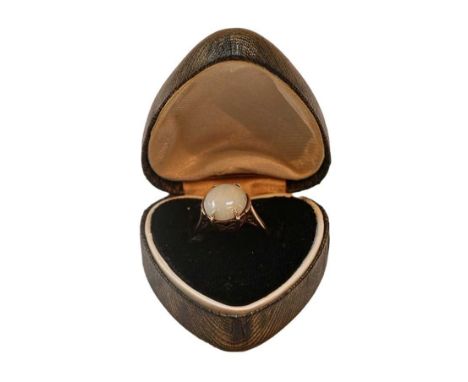 A 9 carat gold opal ring, finger size L1/2Condition report: Gross weight 2.6 grams.