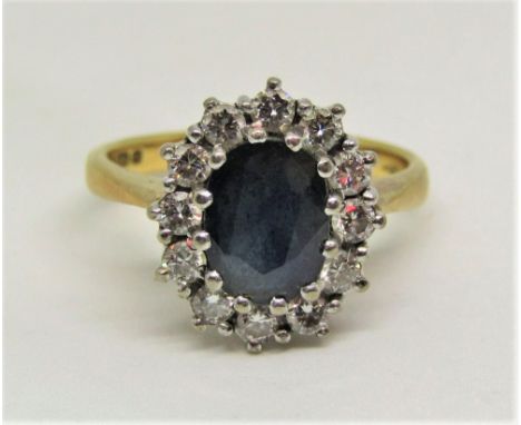 18ct sapphire and diamond oval cluster ring, size M, 5.5g