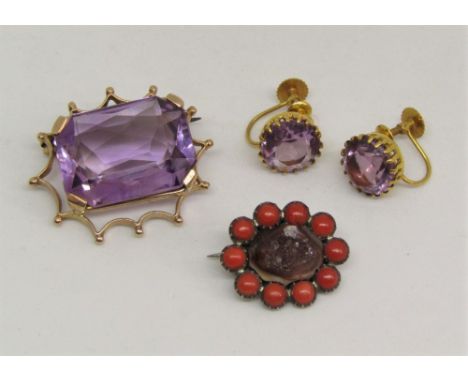 Mixed group comprising a 9ct faceted amethyst brooch with openwork frame, together with a pair of similar earrings with screw