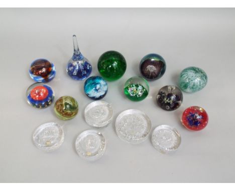 Collection of various good quality paperweights by Caithness and others (16)