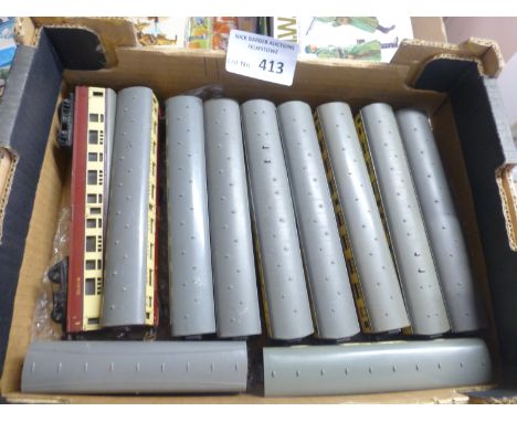 Diecast : Hornby '00' scale carriages in box generally good cond (11)