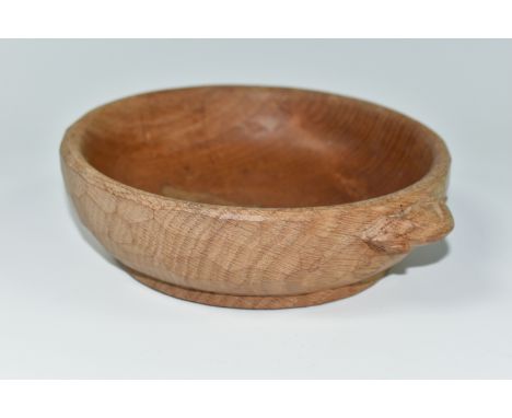 A ROBERT 'MOUSEMAN' THOMPSON CARVED OAK NUT BOWL, with signature carved mouse to exterior, diameter 15.5cm x height 4.5cm (1)