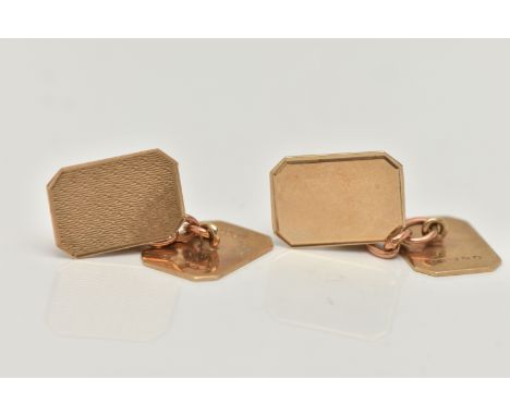 A PAIR OF 9CT GOLD CUFFLINKS, rectangular panels with cut off corners, one panel with an engine turned pattern, chain linked,