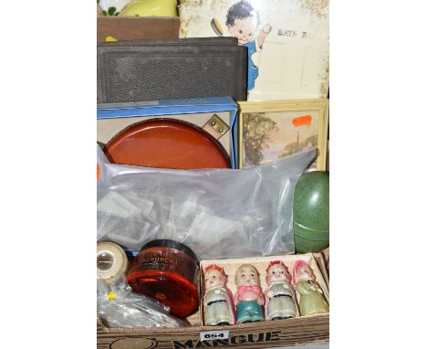 A BOX OF CIGARETTE CARDS, BAKELITE AND SUNDRY ITEMS, to include four celluloid nursery rhyme figures, a green and blue Bakeli