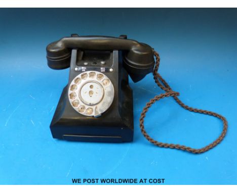 A vintage GPO FWR 62/2 black bakelite telephone