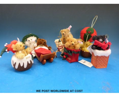 Seven Steiff Christmas bears, all in original boxes