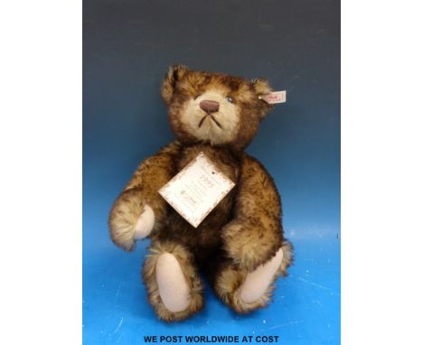 Steiff Brown Tipped 35 teddy bear with mohair and growler, limited edition 1576/3000 (in original box with certificate) 