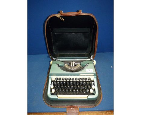 Petite Super International Kids Typewriter - Portable with Carrying Case