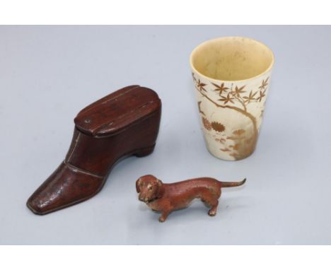 Cold cast bronze painted Dachshund, L7cm; Japanese painted horn cup; and a treen novelty snuff box in the form of a shoe (3)