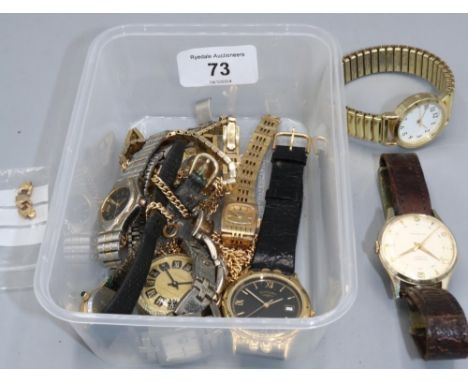 Rotary gold plated quartz wristwatch with date, signed black dial, Roman and baton indices, centre seconds, snap on stainless