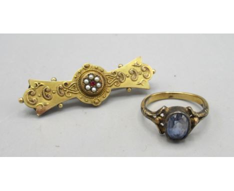Edwardian 9ct yellow gold bar brooch with panel back, the front set with ruby and seed pearl cluster, stamped 375, 2.47g, and