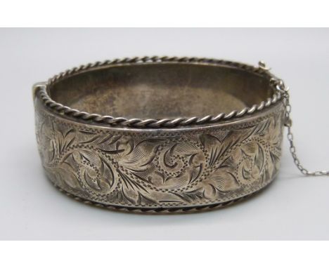 A silver bangle, Birmingham 1962, 37g 