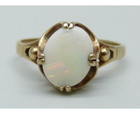 A 9ct gold and opal ring, 2.4g, P 