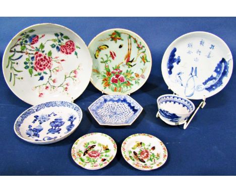 Eight Chinese porcelain items (18th/19th century) to include: 18th century famille rose dish with floral enamel decoration an