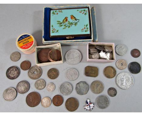 A Stratton compact, collection of coinage both English and foreign, including silver and 3D pieces 