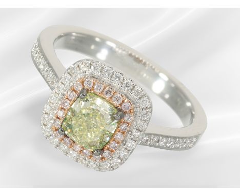 Ring: sehr hochwertiger, moderner Diamantring mit einem grünen Cushion- Diamant von 1,01ct: Ca. Ø 17,5mm, RG 55, ca. 5,3g, 18