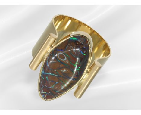 Ring: interessanter Goldschmiedering mit schönem Boulder-Opal, unikate Handarbeit, 14K Gold: Ca. Ø18,5mm, RG58, ca. 11,5g, 14