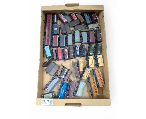 Collection of '00' gauge goods wagons, including Dapol and Bachmann examples