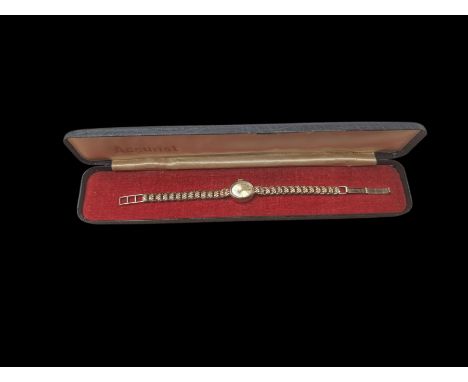 Accurist ladies 9ct gold manual wind wristwatch, on integral 9ct gold braceletCondition Report:Approx 7.45gm (excluding movem