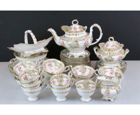 Early 20th Century Grosvenor China pattern no. 7072 tea ware with floral and gilt scrolling foliate decoration, to include a 
