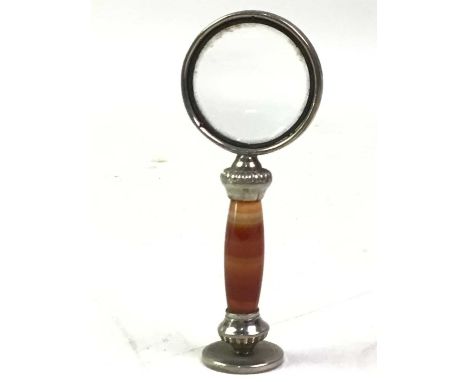 WHITE METAL AND AGATE MINIATURE MAGNIFYING GLASS ALONG WITH FURTHER SMALL SILVER comprising a picture frame, and a jadeite to