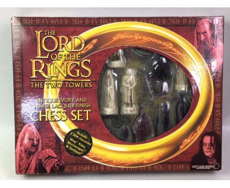 LORD OF THE RINGS, COLLECTORS MODELS, CHESS SET AND MAGAZINES  including Gandolf, Legolas, Aragorn, Lurtz, imli, Easterling, 