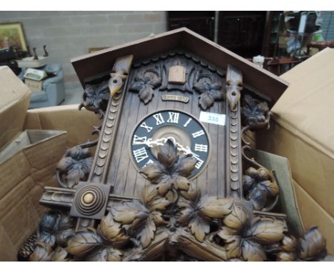 A vintage cuckoo clockNOT TESTED APPEARS TO BE COMPLETEGOOD CONDITION