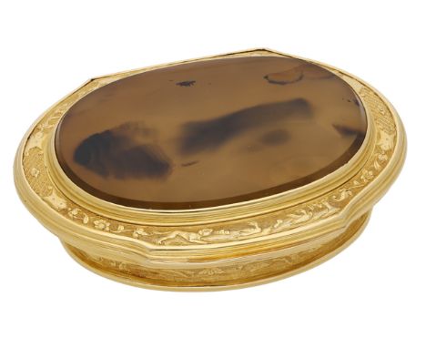 A gold and hardstone snuff box, probably English, circa 1720/30, of shaped oval form, the hinged lid centred with an agate pa