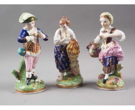 Three Continental&nbsp; Derby style figures, various 