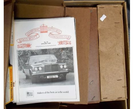 Collection of vintage automobile magazines, pamphlets and ephemera.