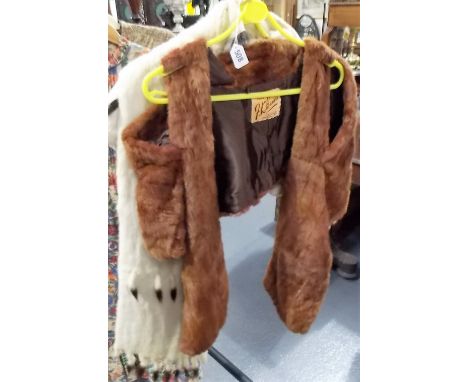 Vintage ermine fur cape, stole and muff the cape by Nuroe Oxford & Reading, together with a mink fur jacket (3).