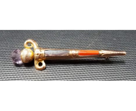 9ct rose gold agate set dirk brooch with amethyst knop, maker W.H.L and stamped 9ct, length 2in, weight 2.5g approx.