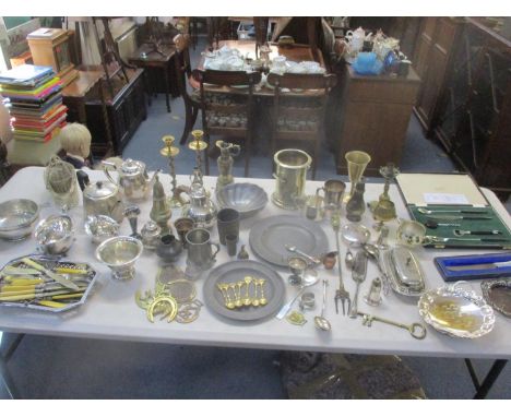 A mixed lot of metalware to include 18th century and 19th century pewter plates, silver plated items, brassware, boxed Aynsle