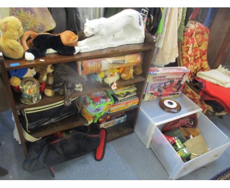 A mixed lot of toys including a Steiff Paddy bear, bags and other items 