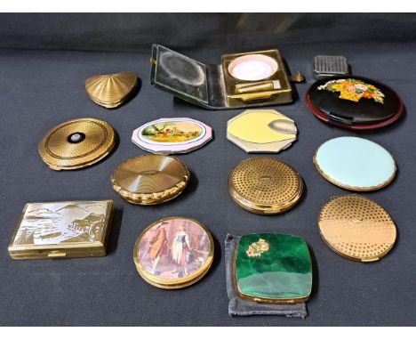 SELECTION OF FOURTEEN VINTAGE COMPACTSof various sizes and designs, makes include Kigu, Clover, Coty, Stratton, etc.