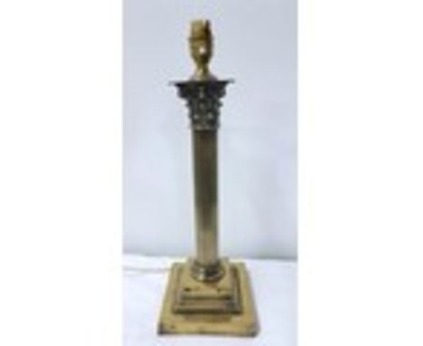 VINTAGE BRASS CORINTHIAN COLUMN TABLE LAMPraised on square stepped base, 43cm high to fitting