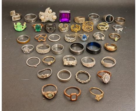 SELECTION OF SILVER AND OTHER RINGSincluding stone, paste and enamel set examples, 1 box