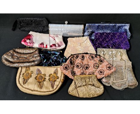 SELECTION OF THIRTEEN VINTAGE BEADED AND OTHER EVENENING BAGSof various colours and designs