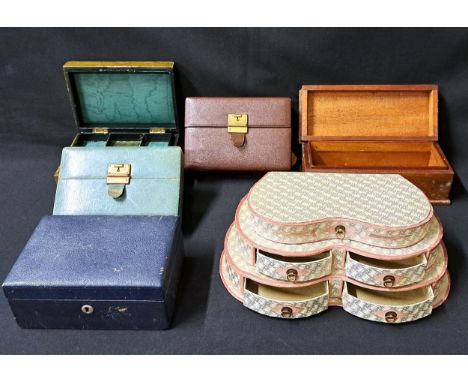 FIVE VNTAGE JEWELLERY BOXESand a wooden trinket box (6)