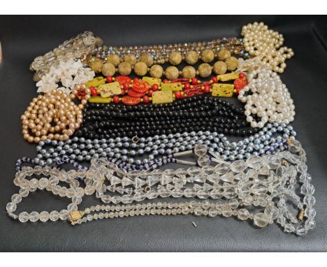 GOOD SELECTION OF VINTAGE BEAD NECKLACESincluding crystal, stone and mother of pearl; together with various simulated pearl n