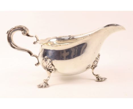 Silver gravy boat by William Hutton & Sons Sheffield 1913 approx 8.5oz   Condition Report   Click here for further images, co